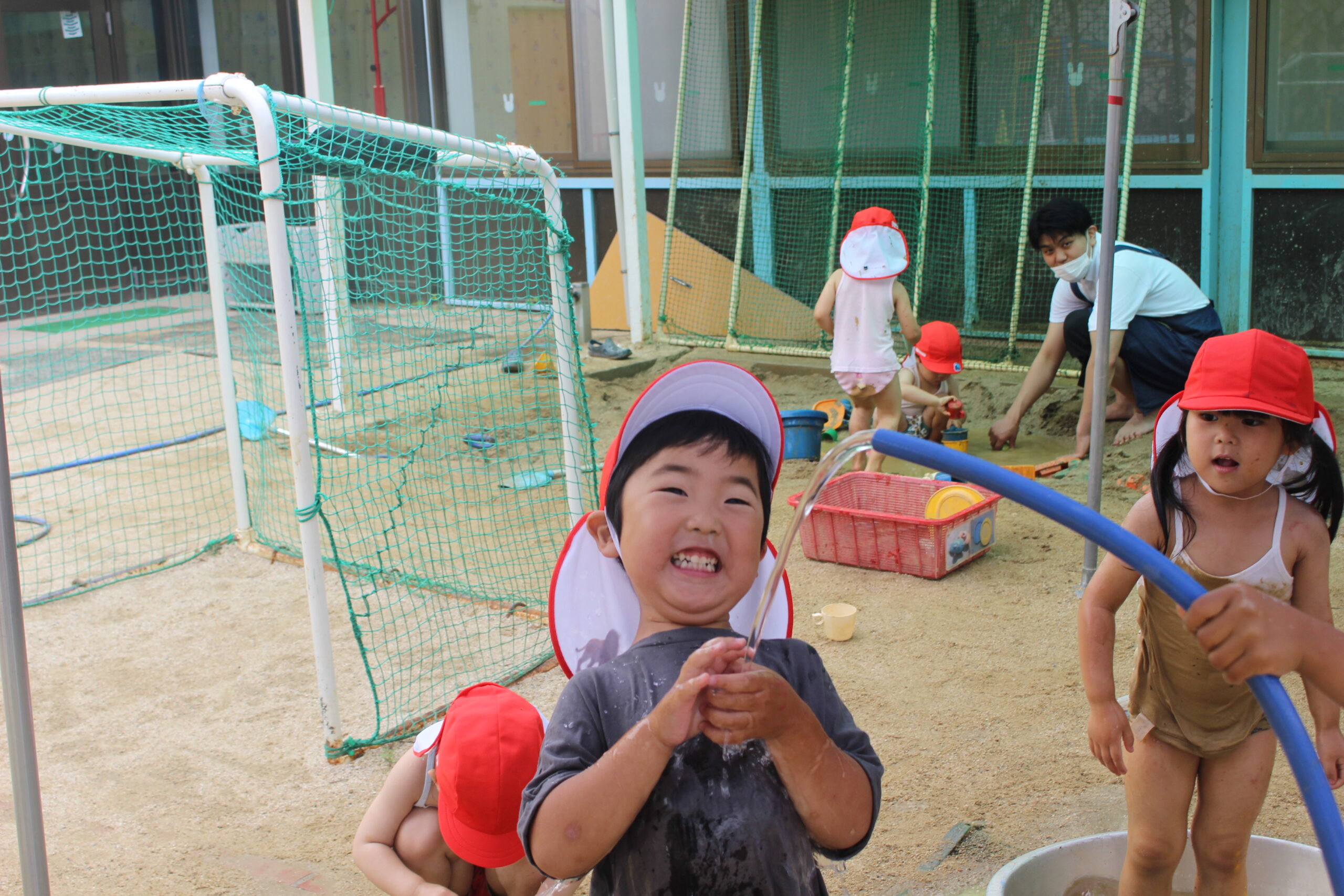 幼稚園　泥 